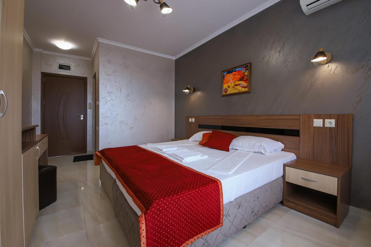 Guesthouse Phoenix ออบซอร์ ภายนอก รูปภาพ