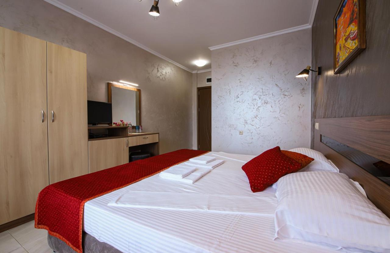 Guesthouse Phoenix ออบซอร์ ภายนอก รูปภาพ