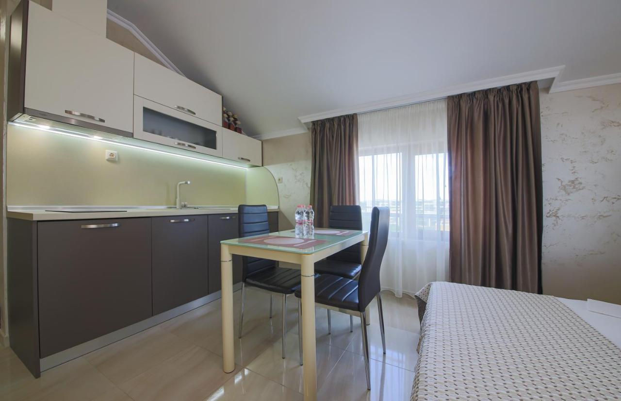 Guesthouse Phoenix ออบซอร์ ภายนอก รูปภาพ