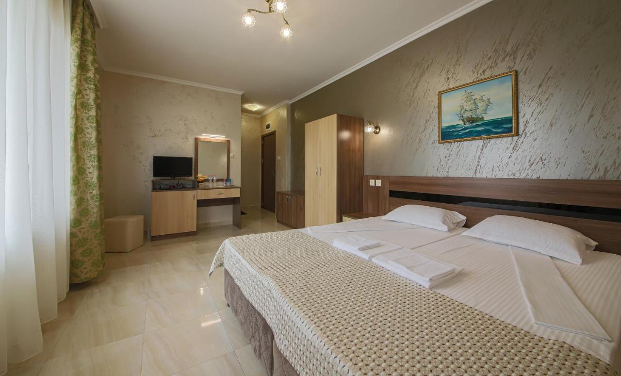 Guesthouse Phoenix ออบซอร์ ภายนอก รูปภาพ