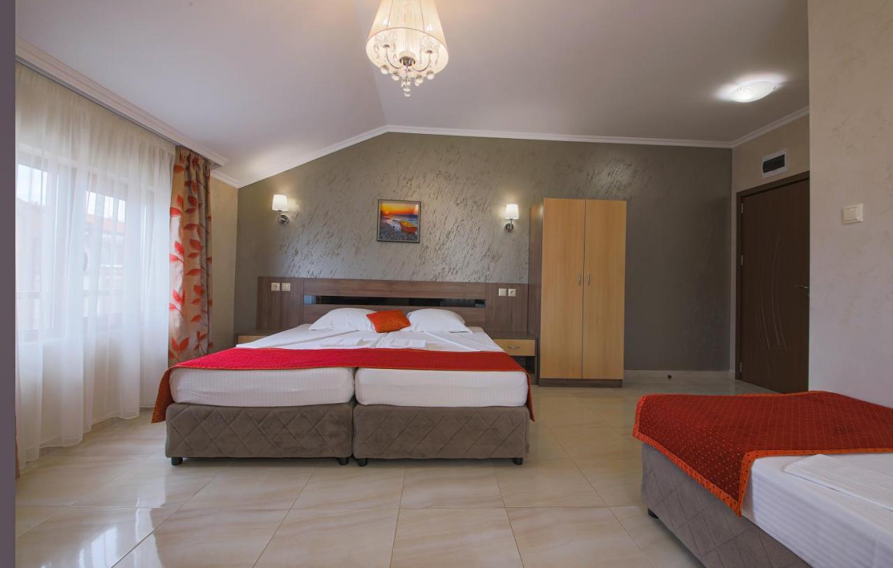 Guesthouse Phoenix ออบซอร์ ภายนอก รูปภาพ