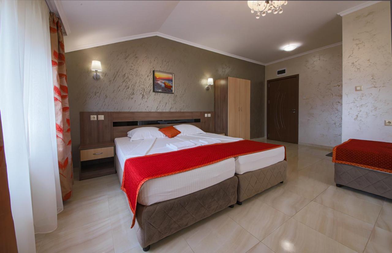Guesthouse Phoenix ออบซอร์ ภายนอก รูปภาพ