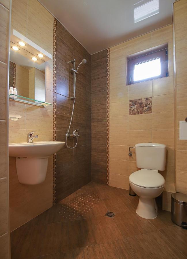 Guesthouse Phoenix ออบซอร์ ภายนอก รูปภาพ
