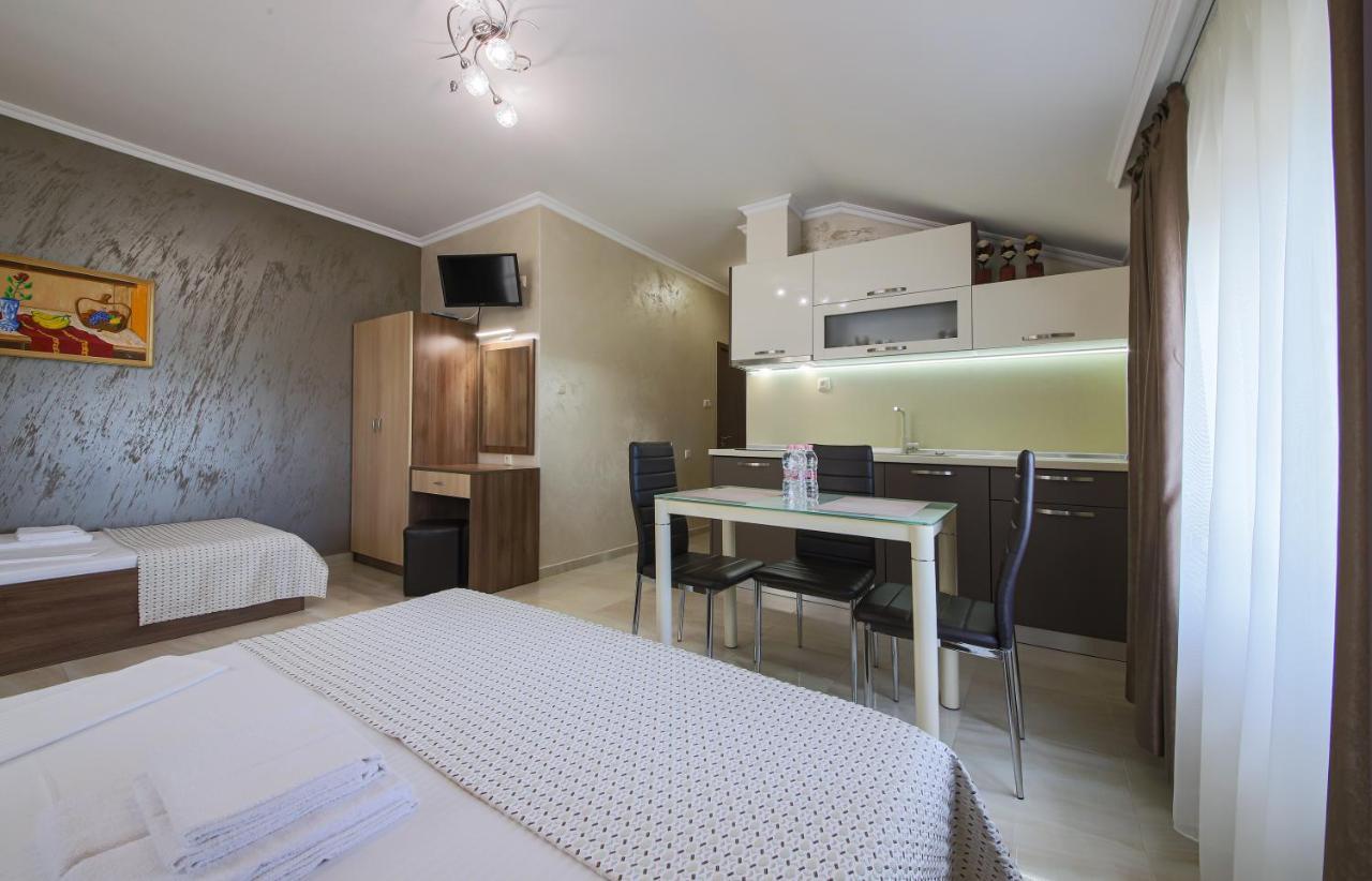Guesthouse Phoenix ออบซอร์ ภายนอก รูปภาพ